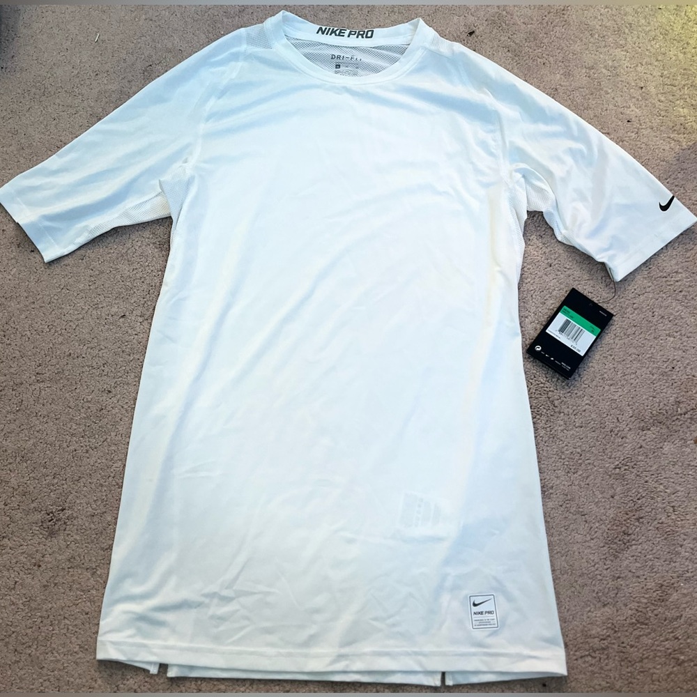Nike pro T-shirt. NWT